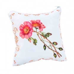 Cojín con bonito diseño de flores para regalar en bodas