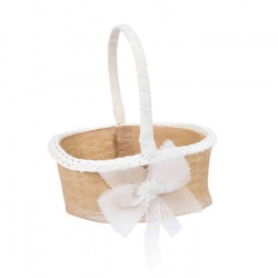 Cesta, pétalos o anillos de boda