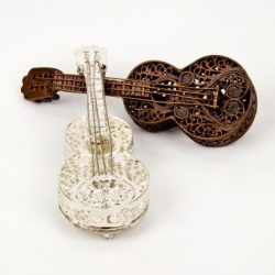 Broche de Guitarra en 2 colores para regalar en bodas