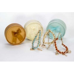 PULSERA COLGANTES EN CAJA 