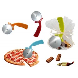 CORTA PIZZAS + 3 BOMBONES CARAMELO EN BOLSA DE TULL (8940)