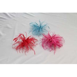 Tocado Plumas Varias: Avestruz, Cuello de Gallo y Cola de Raton