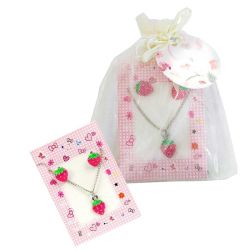 CONJUNTO COLLAR Y PENDIENTES FRESAS EN ORGANZA                                                      