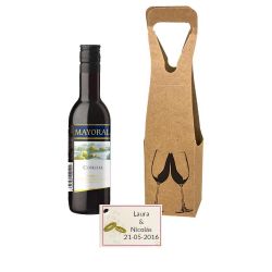 Vino de cosecha en caja con tarjeta personalizada