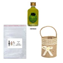 Licor hierbas en cesta bolsa celofán y tarjeta