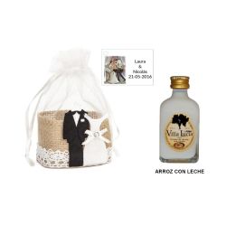 Licor Arroz con leche en cesta y tarjeta personalizada