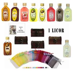 Detalle de boda licor en baúl con bolsa y tarjeta