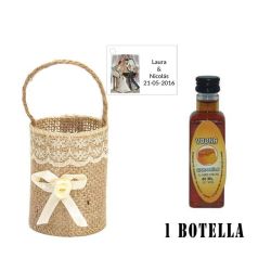 Licor Vodka Caramelo en cesta de mimbre y tarjeta