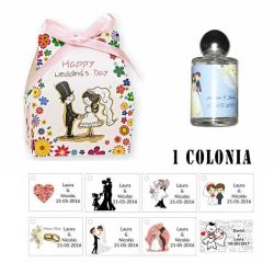 Colonia personalizada con una caja para invitados de boda
