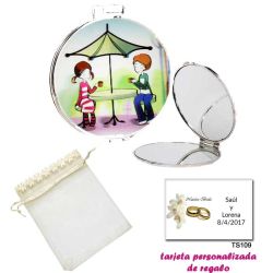 Espejo con sombrilla y niños, con bolsa de organza con flores en el filo de color beige, y tarjeta personalizada