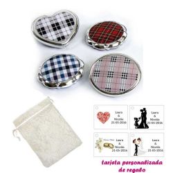 Espejos plateados con cuadros escoceses, con bolsa blanca de organza, y tarjeta personalizada