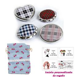 Espejos plateados con cuadros escoceses, con bolsa de saco rosa celeste estampada y tarjeta personalizada