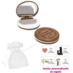 Espejo Galleta Oreo con peine blanco y con bolsa blanca de organza, y tarjeta personalizada
