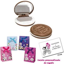 Espejo Galleta Oreo con peine blanco y con caja de flores y tarjeta personalizada