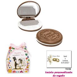 Espejo Galleta Oreo con peine blanco y con caja de flores y dibujo de novios, y tarjeta personalizada