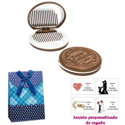 Espejo Galleta Oreo con peine blanco y con caja de flores y lazo azul, y tarjeta personalizada