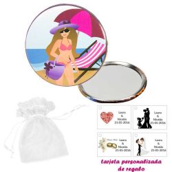 Espejo de Chapa con chica en la Playa, con bolsa blanca de organza, y tarjeta personalizada
