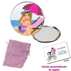 Espejo de Chapa con chica en la Playa, con bolsa de saco rosa y tarjeta personalizada