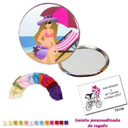 Espejo de Chapa con chica en la Playa, con bolsa de raso multicolor, y tarjeta personalizada