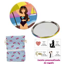 Espejo de Chapa con chica en la Playa, con bolsa de saco azul celeste estampada y tarjeta personalizada