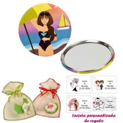 Espejo de Chapa con chica en la Playa, con bolsa de saco en crudo y detalles de colores, y tarjeta personalizada