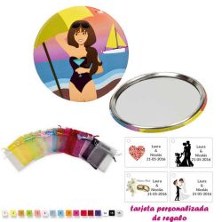 Espejo de Chapa con chica en la Playa, con bolsa de organza multicolor, y tarjeta personalizada