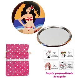 Espejo de Chapa con chica en la Playa, con bolsa de saco rosa estampada y tarjeta personalizada