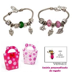 Pulsera con abalorios en colores surtidos (verde o rosa) y colgantes de búhos y elefantes
