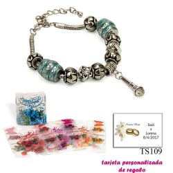 Pulsera con abalorios en color plata y turquesa, con colgante de micrófono