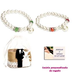 Pulsera de perlas blancas con piedras de colores surtidos en rojo o verde
