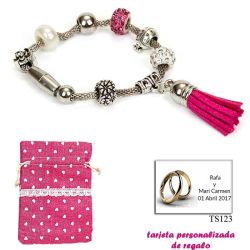 Pulsera de abalorios con detalles en fucsia y borla colgante