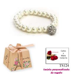Pulsera de perlas blancas con una bola de brillantes