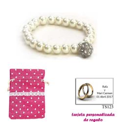 Pulsera de perlas blancas con una bola de brillantes