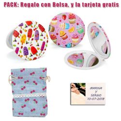 Espejo con bonitos dibujos surtidos de pasteles y helados