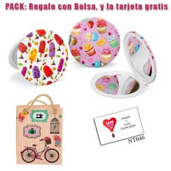 Espejo con bonitos dibujos surtidos de pasteles y helados