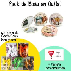 Espejo vintage con zapatos en caja de cartón con lazo y asas